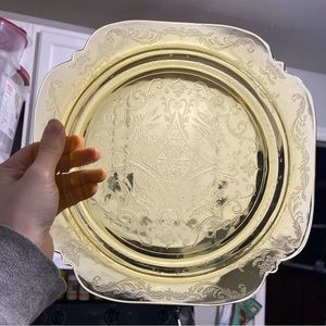 1930 Federal Glass Co-Madrid Pattern-Yellow Depression Glass Dinner Plate